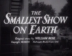 The Smallest Show On Earth Screenshot